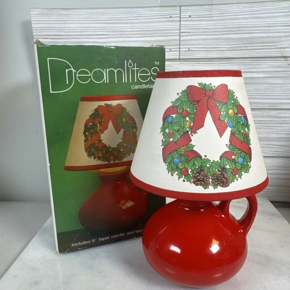 Candlelamp by Dreamlites, Red, Christmas Wreath